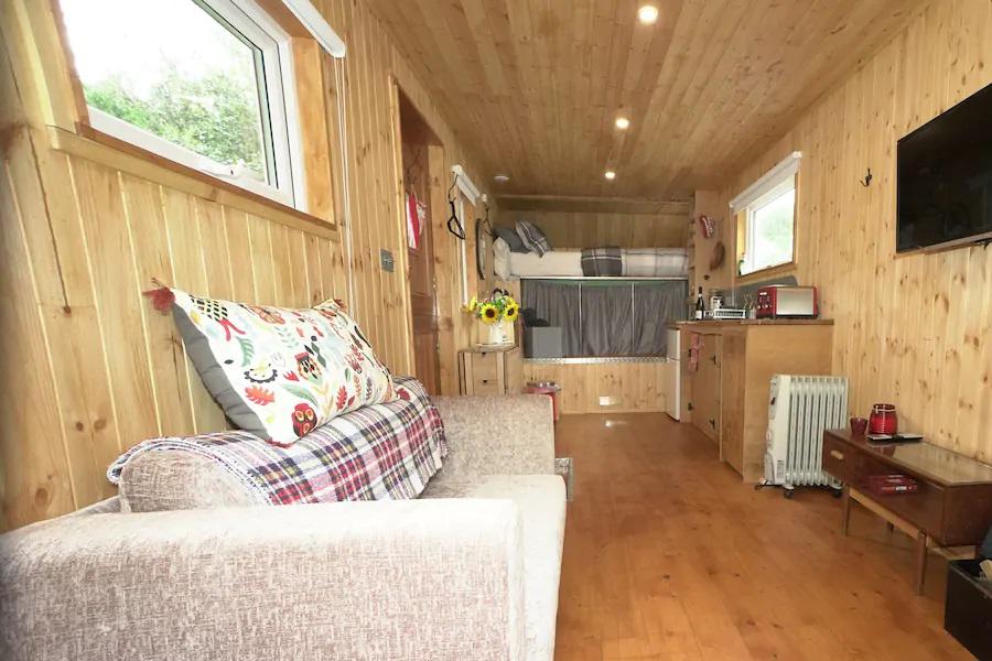 Living area in Hetti the Horsebox